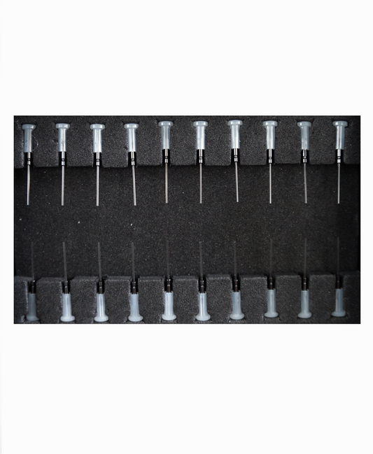 Box of 20 Fiber Optic Connectors: Black ceramic ferrule for increased efficiency and reduced autofluorescence. -1.25mm ferrule diameter -400 um fiber core diameter -NA=0.37 -Length = 10mm -Available in boxes of 20